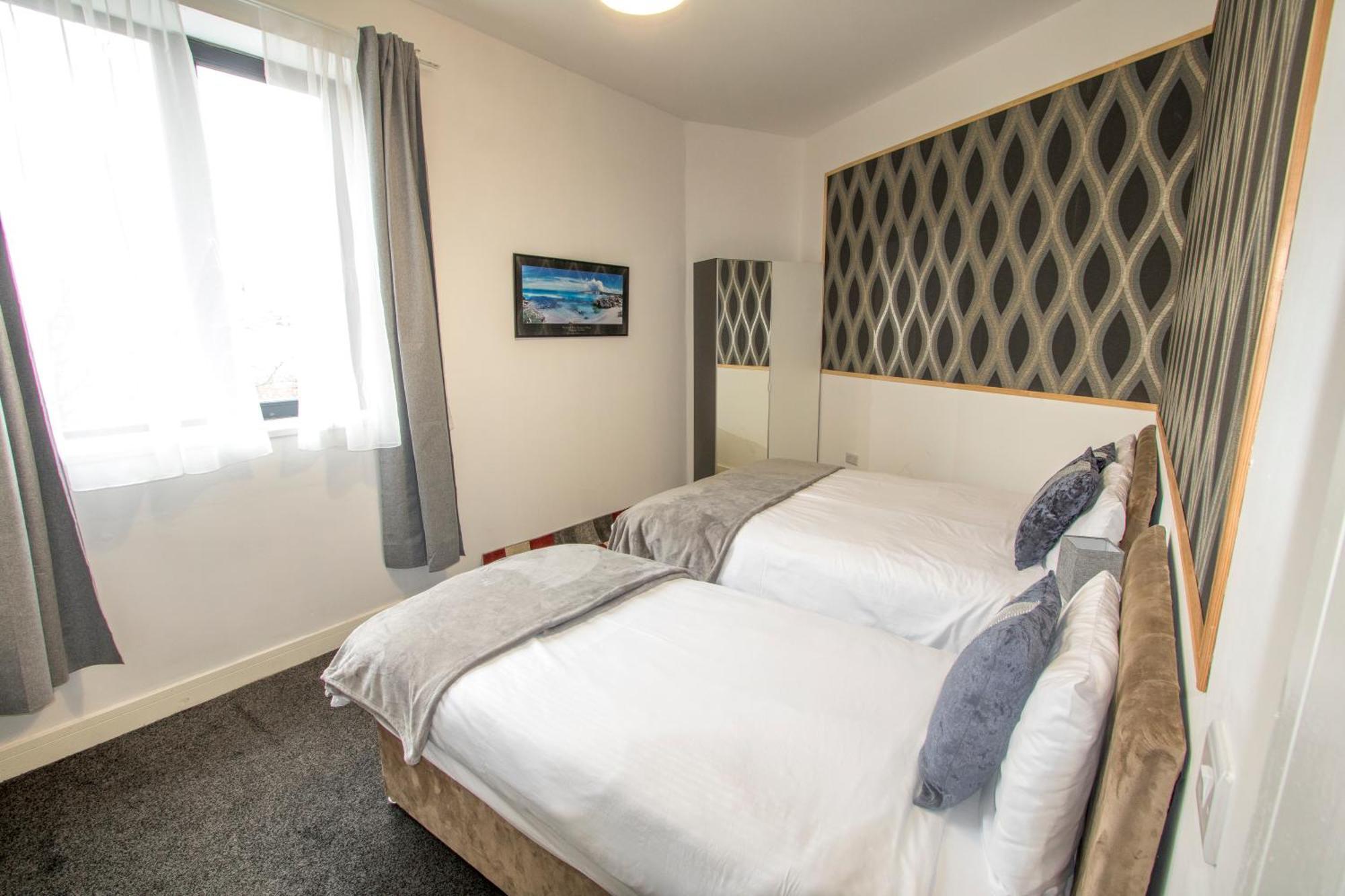 Ideal For Groups - Modern 2 Bedroom Apartment - Free Parking, Transit Links, Close To Stadiums 맨체스터 외부 사진