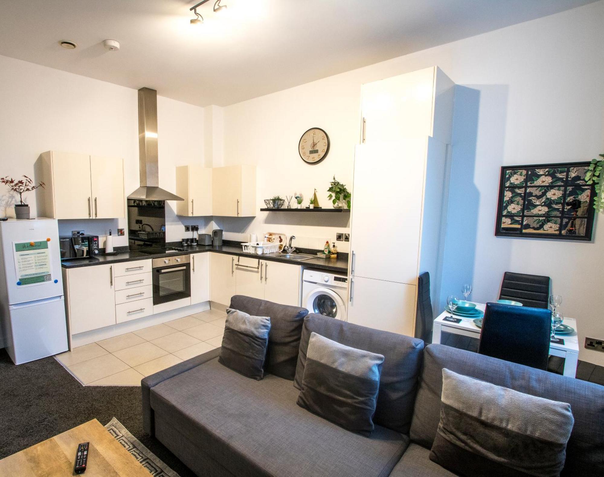 Ideal For Groups - Modern 2 Bedroom Apartment - Free Parking, Transit Links, Close To Stadiums 맨체스터 외부 사진