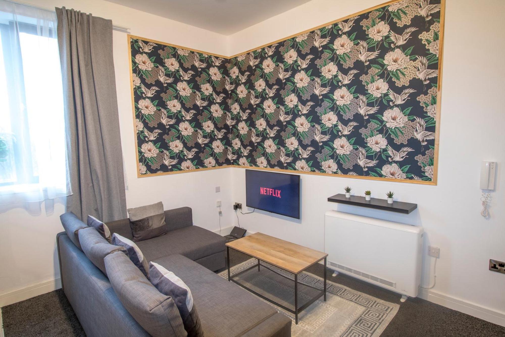 Ideal For Groups - Modern 2 Bedroom Apartment - Free Parking, Transit Links, Close To Stadiums 맨체스터 외부 사진